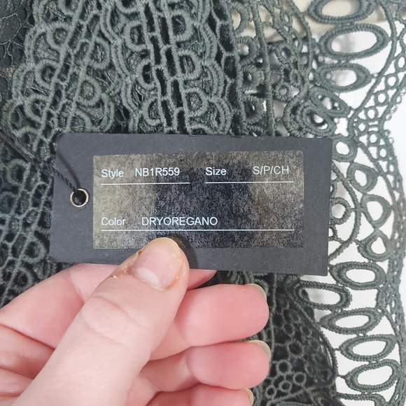 NWT Cable & Gauge All-Over Lace Blouse in Dry Oregano Size Women's S - Picture 4 of 5